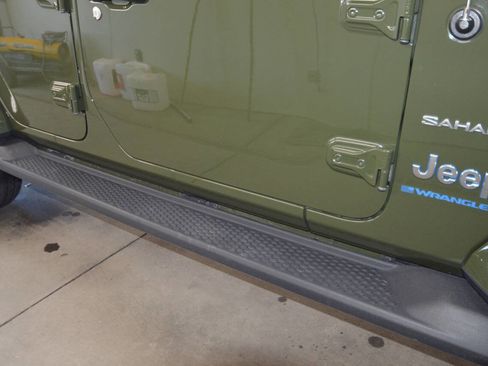 Used 2023 Jeep Wrangler Unlimited Sahara w/ Cold Weather Group image 6