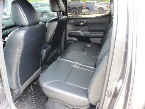 Used 2020 Toyota Tacoma TRD Pro AWD/4WD image 5