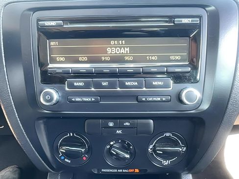 Used 2014 Volkswagen Jetta SE FWD image 9