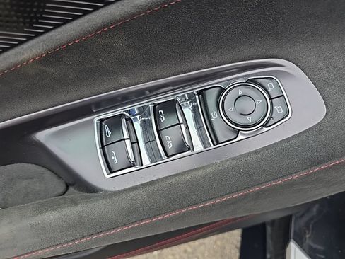 Used 2024 Chevrolet Corvette Stingray Premium Conv w/ Stealth Interior Trim Package RWD image 10