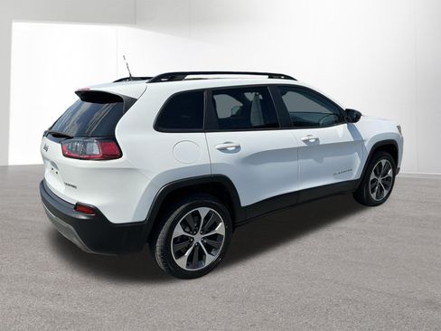 Used 2022 Jeep Cherokee Limited w/ Elite Package AWD/4WD image 3