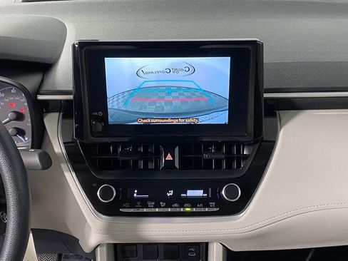 Certified 2025 Toyota Corolla Cross L image 15