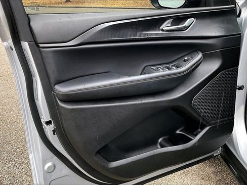 Used 2025 Jeep Grand Cherokee L Laredo w/ Luxury Tech Group I image 23