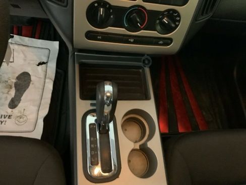 Used 2010 Ford Edge SE image 11