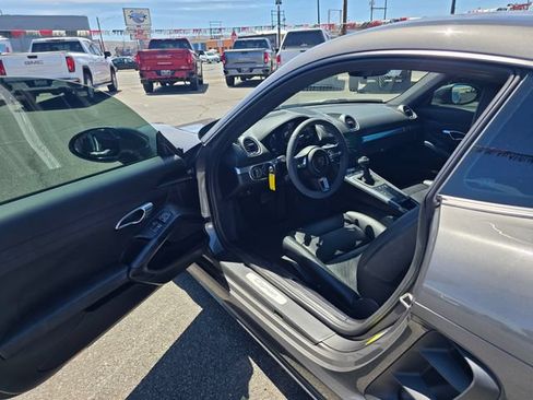 Used 2019 Porsche 718 Cayman RWD image 14