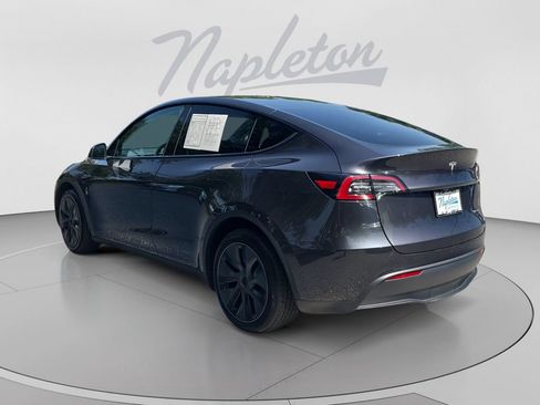 Used 2024 Tesla Model Y Long Range AWD/4WD image 6