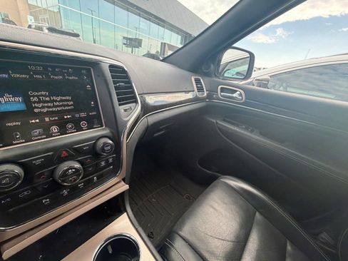 Used 2015 Jeep Grand Cherokee Overland w/ Advanced Technology Group RWD image 11