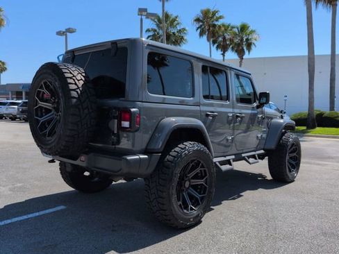 Used 2022 Jeep Wrangler Unlimited Sahara w/ Cold Weather Group AWD/4WD image 4