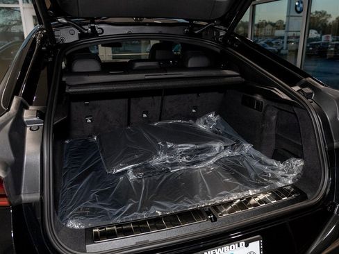 New 2026 BMW X6 M60i image 12