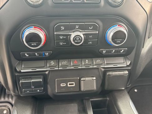 Used 2022 GMC Sierra 1500 AT4 w/ AT4 Preferred Package image 24