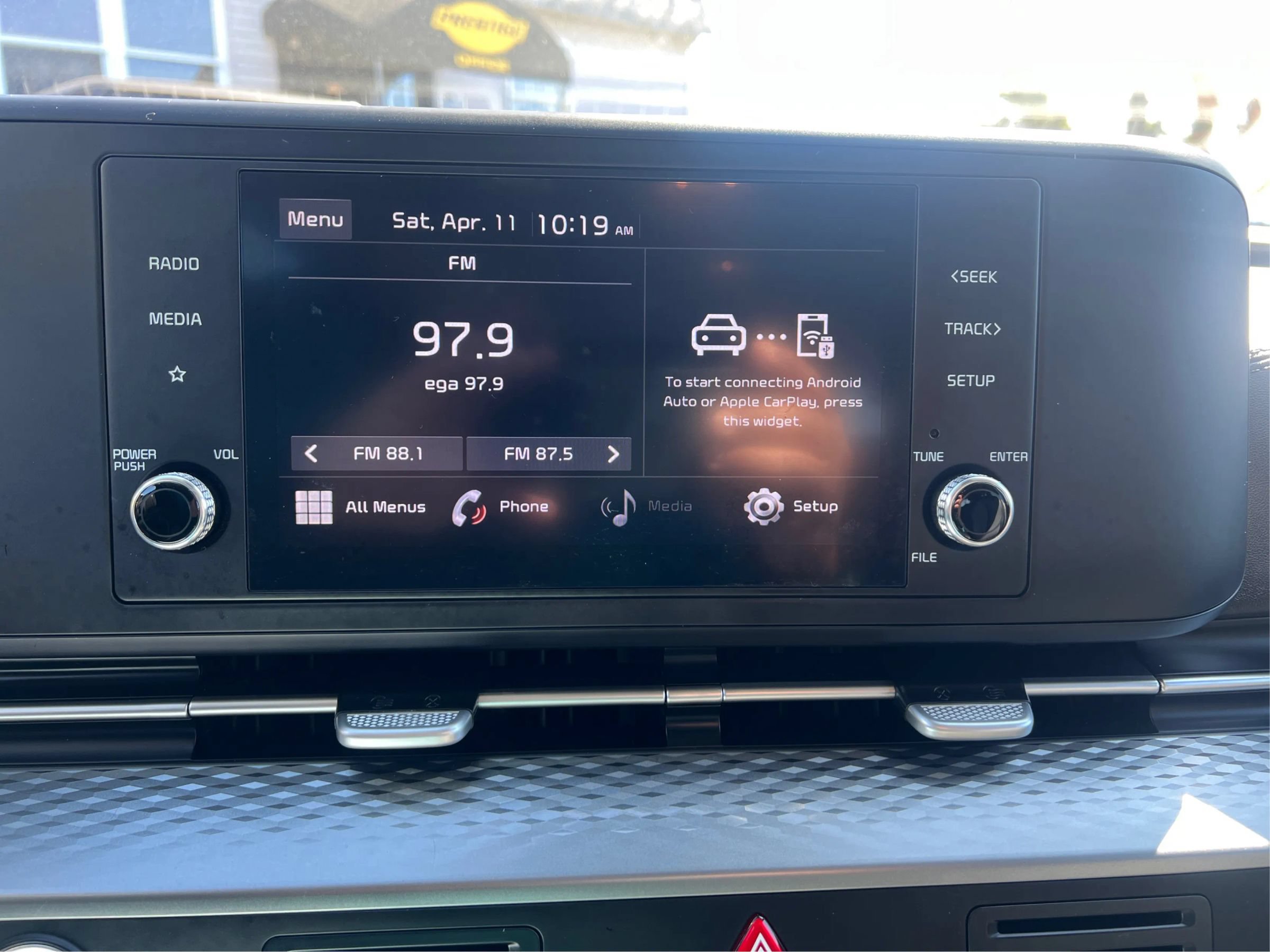 Used 2022 Kia Carnival LX FWD image 13
