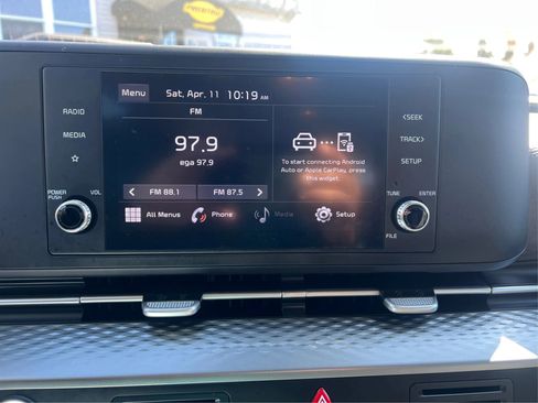 Used 2022 Kia Carnival LX FWD image 13