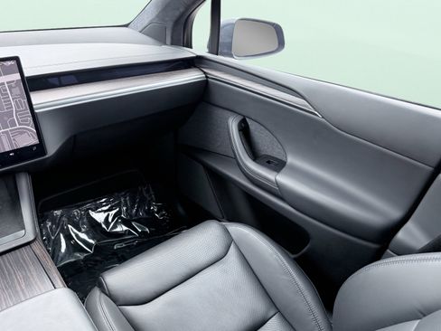 Used 2023 Tesla Model X image 64