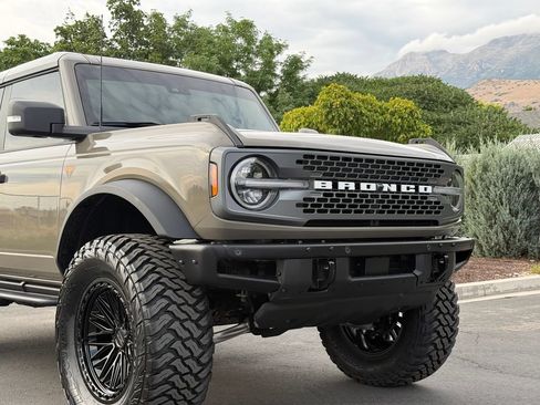 Used 2025 Ford Bronco Badlands AWD/4WD image 17