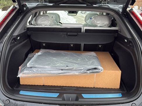 New 2026 Cadillac Optiq Luxury 2 image 30