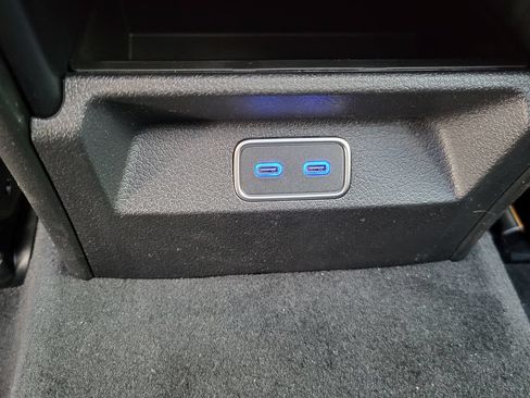 Used 2025 Mercedes-Benz GLS 450 4MATIC image 36