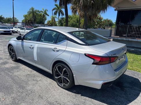 Used 2025 Nissan Altima 2.5 SR w/ SR Premium Package image 7