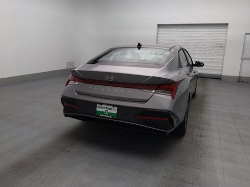 Used 2025 Hyundai Elantra SEL FWD image 7