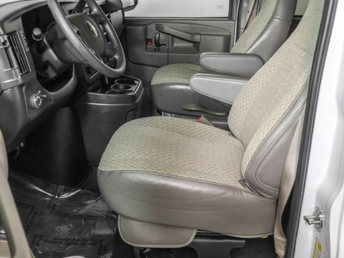 Used 2025 Chevrolet Express 3500 LT w/ LT Preferred Equipment Group image 22