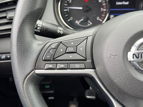 Used 2021 Nissan Rogue Sport S image 23