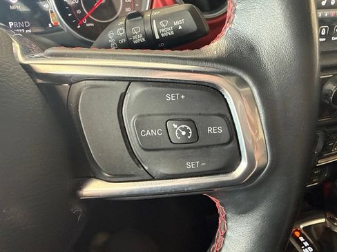 Used 2018 Jeep Wrangler Unlimited Rubicon w/ Dual Top Group AWD/4WD image 18