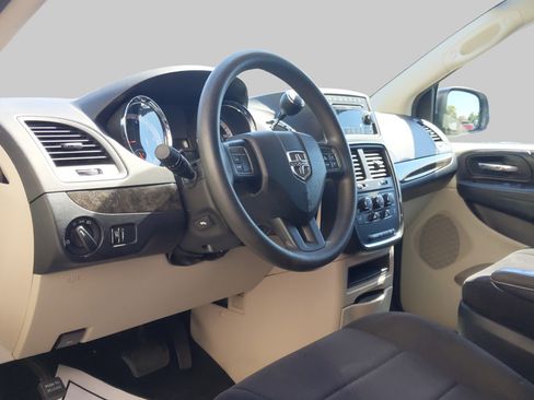 Used 2011 Dodge Grand Caravan Mainstreet w/ PWR Convenience Group FWD image 19