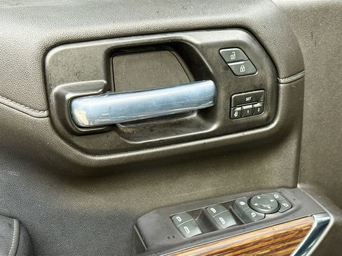 Used 2021 Chevrolet Silverado 1500 High Country w/ Technology Package image 21