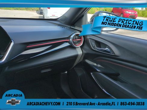 Certified 2024 Chevrolet Trax RS w/ Sunroof Package FWD image 15