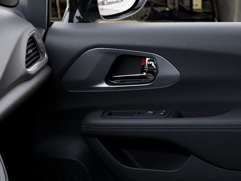 New 2026 Chrysler Voyager LX image 25