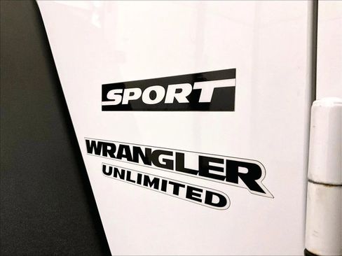 Used 2014 Jeep Wrangler Unlimited Sport w/ Quick Order Package 24S AWD/4WD image 14