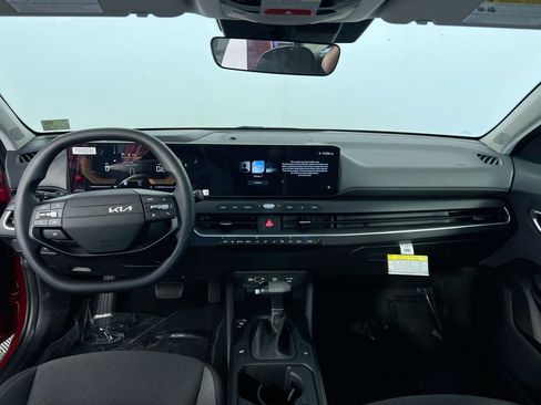 New 2025 Kia K4 LXS image 29