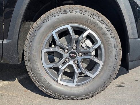 New 2026 Chevrolet Equinox ACTIV image 6