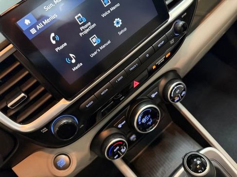 Certified 2024 Hyundai Venue SEL image 31