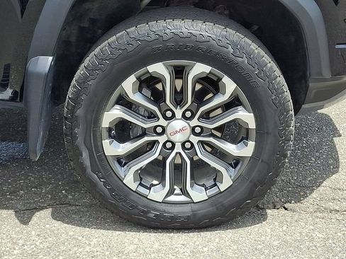 Used 2025 GMC Canyon Denali AWD/4WD image 29