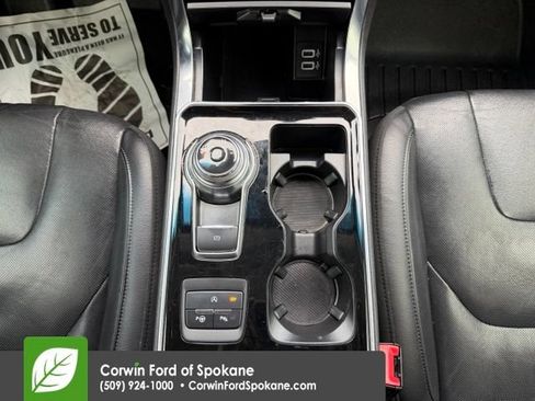 Used 2020 Ford Edge Titanium w/ Equipment Group 301A AWD/4WD image 33