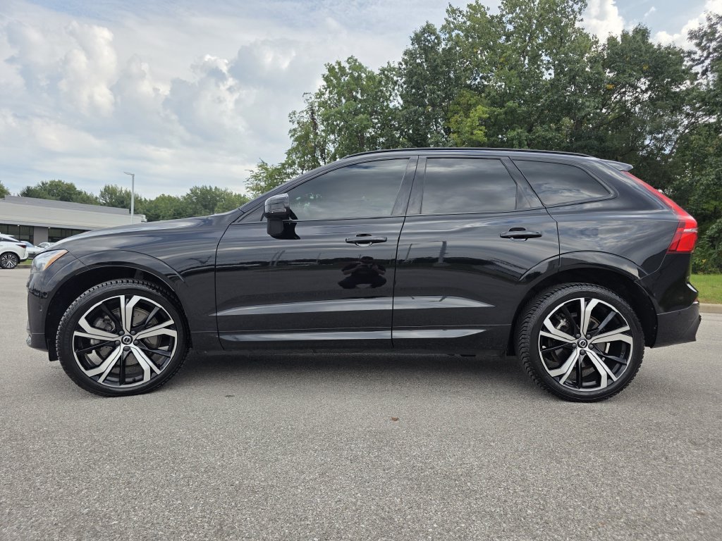 Used 2022 Volvo XC60 B6 R-Design w/ Advanced Package AWD/4WD image 5