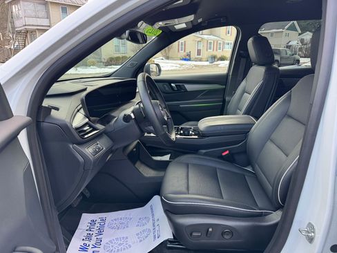 Used 2025 Buick Enclave Preferred image 21