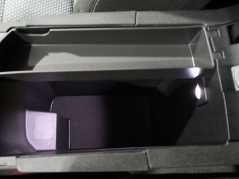 Used 2024 GMC Terrain SLE image 35