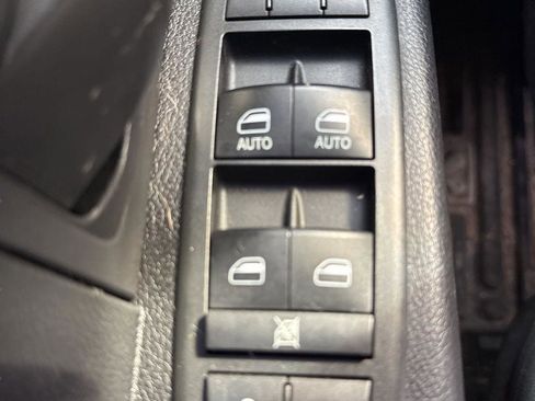 Used 2013 RAM 1500 Express image 22