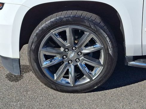 Used 2017 Chevrolet Suburban Premier AWD/4WD image 8