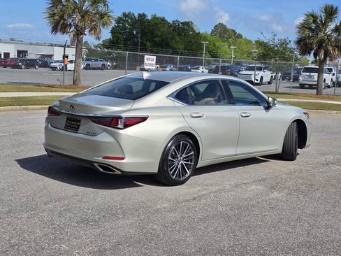 Used 2025 Lexus ES 350 w/ Premium Package image 5