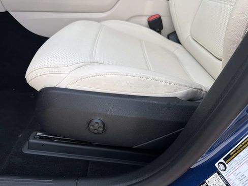 Used 2026 Mercedes-Benz GLC 300 image 17
