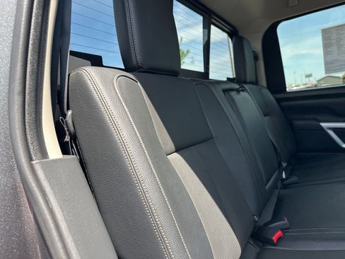 Used 2019 Nissan Titan SL w/ Off-Road Package AWD/4WD image 30