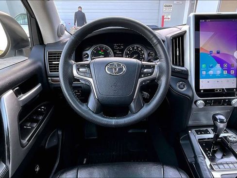 Used 2017 Toyota Land Cruiser AWD/4WD image 8