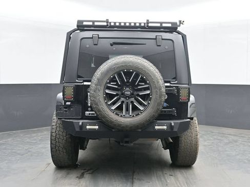 Used 2016 Jeep Wrangler Unlimited Sahara w/ Max Tow Package AWD/4WD image 9