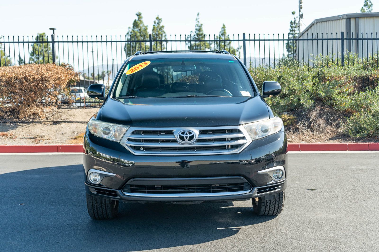 Used 2013 Toyota Highlander Limited AWD/4WD image 2