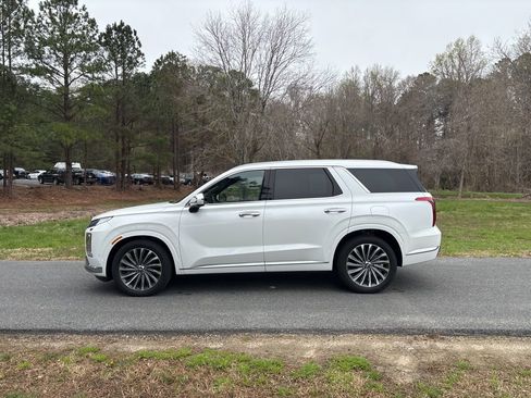 Used 2024 Hyundai Palisade Calligraphy image 8