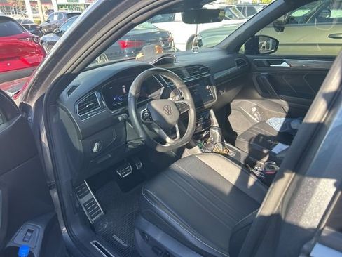 Used 2022 Volkswagen Tiguan SE R-Line image 10