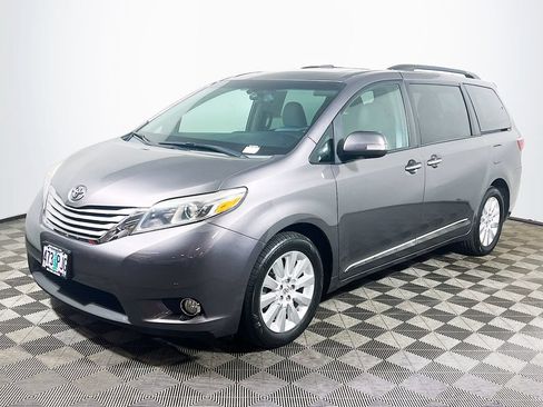 Used 2015 Toyota Sienna Limited Premium AWD/4WD image 4