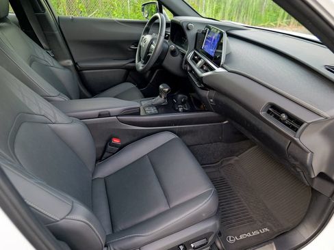 Used 2024 Lexus UX 250h F Sport AWD/4WD image 34
